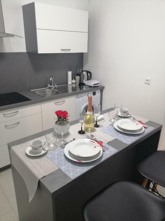 Studio Apartment Mila 普拉 外观 照片